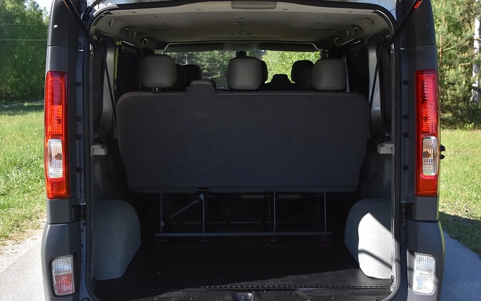 Opel Vivaro cena 43700 przebieg: 253000, rok produkcji 2009 z Lesko małe 781